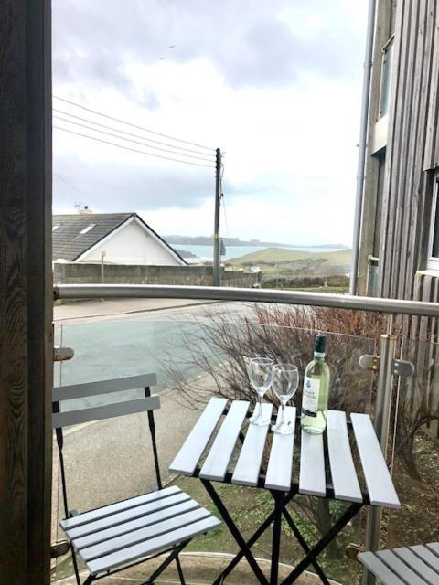 Seaview, Luxury Apartment, 2 Min Walk To Porth Beach Newquay  Ngoại thất bức ảnh