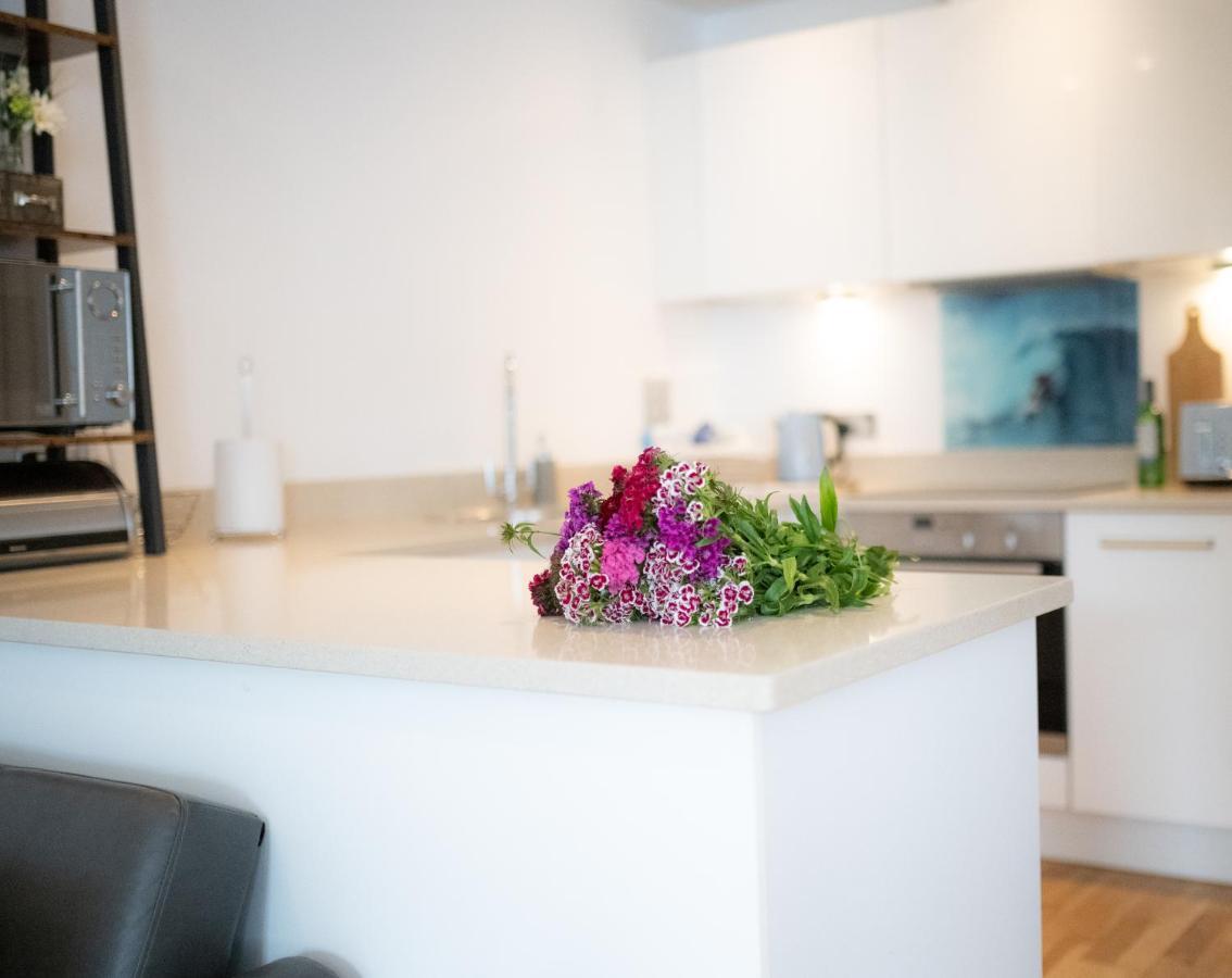 Seaview, Luxury Apartment, 2 Min Walk To Porth Beach Newquay  Ngoại thất bức ảnh